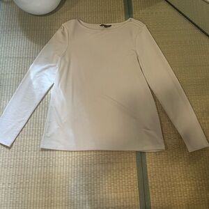 Banana Republic Long-Sleeve Boat Neck Top in Cream